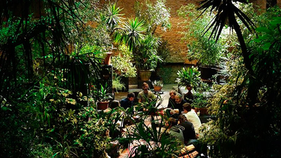 Un jardín con luces en pleno corazón de Madrid