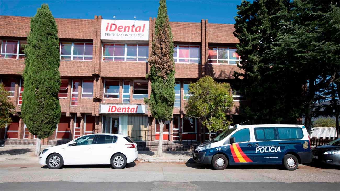 La Policía registra las 23 sedes de iDental de toda España para cubrir las indemnizaciones de afectados