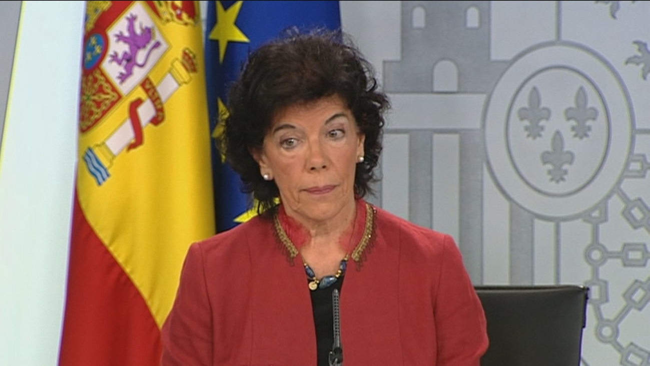 Celaá exige a PP y Cs que pidan perdón por su "acoso indeseable" a Sánchez