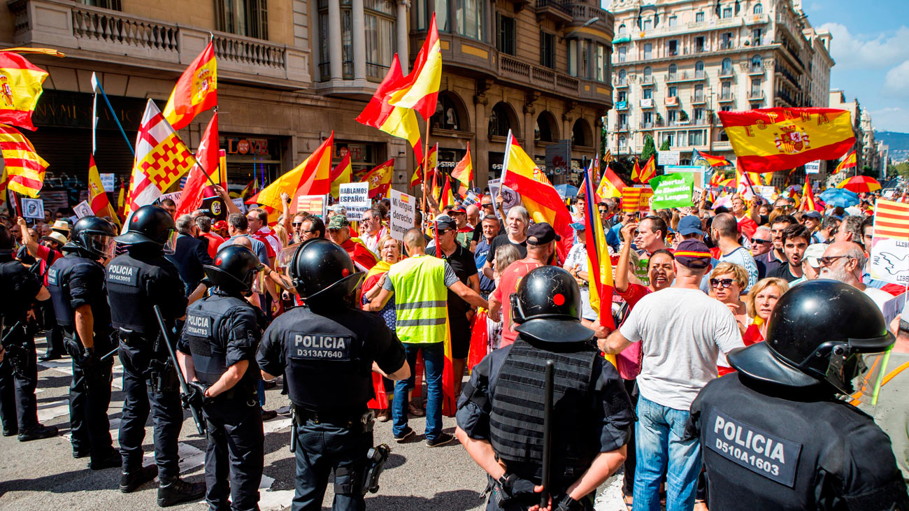 Los CDR impiden manifestación en defensa del castellano en Barcelona