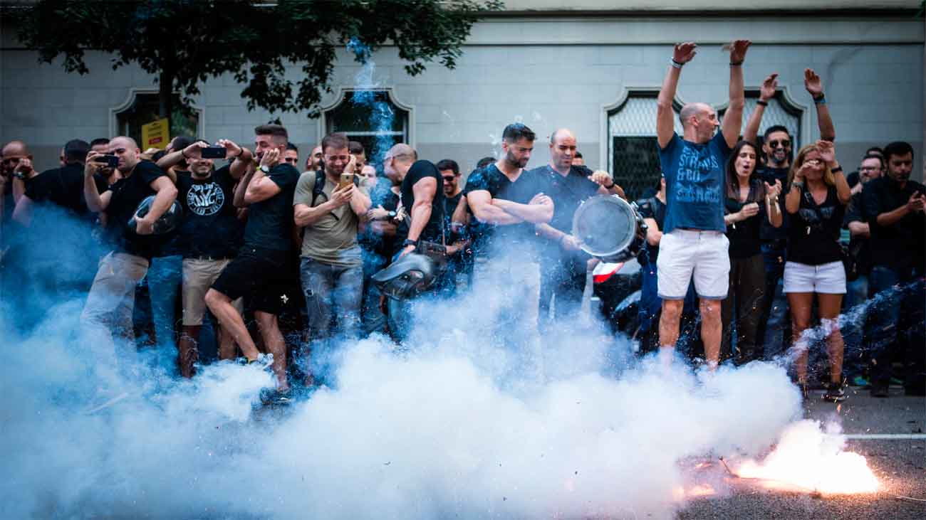 Un millar de mossos protestan en Barcelona para exigir más medios y salario