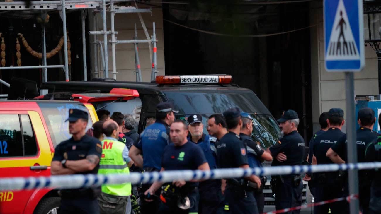 Un día después del derrumbe en el Ritz se va recuperando la normalidad