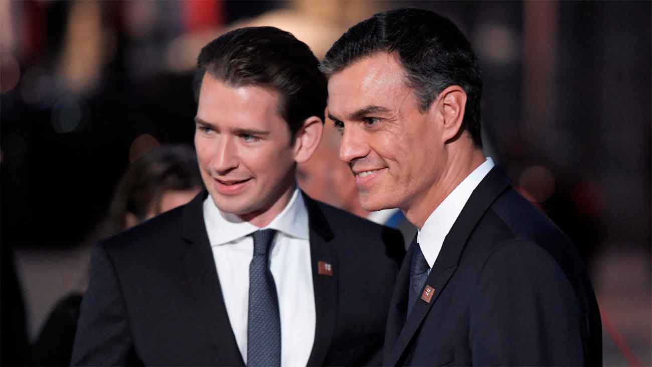 Pedro Sánchez y Pablo Casado viajan a Austria