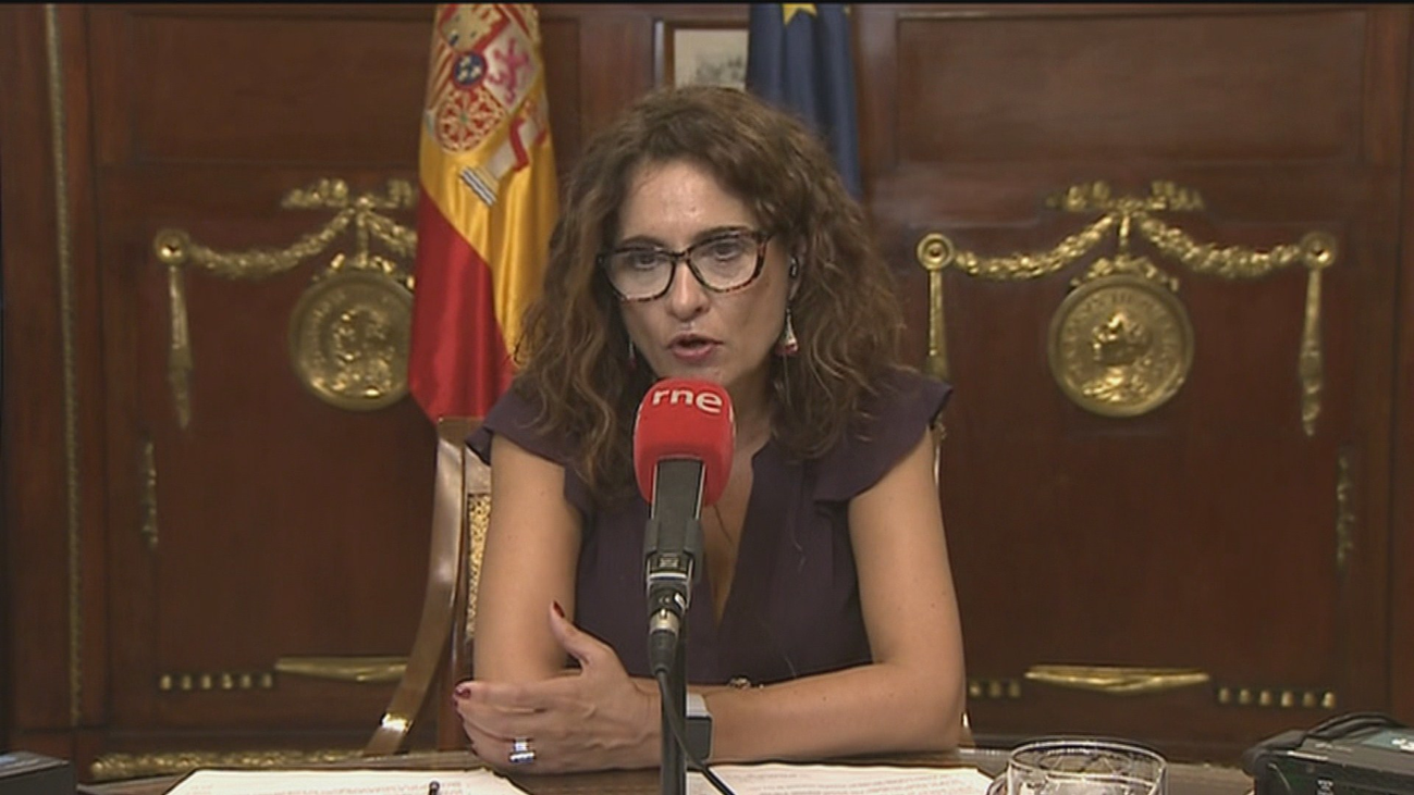 Montero dice que el impuesto al diésel tendrá impacto de 3,3 euros al mes en el bolsillo