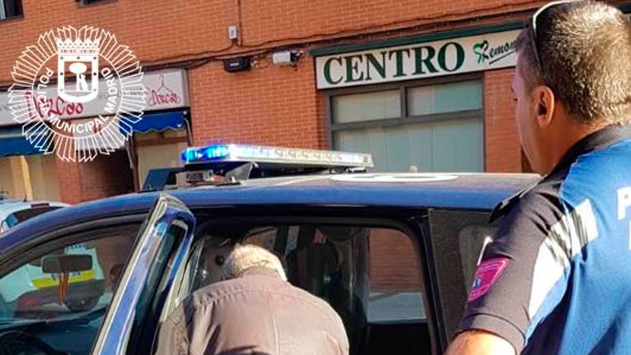 La Policía Municipal en el momento de la detención