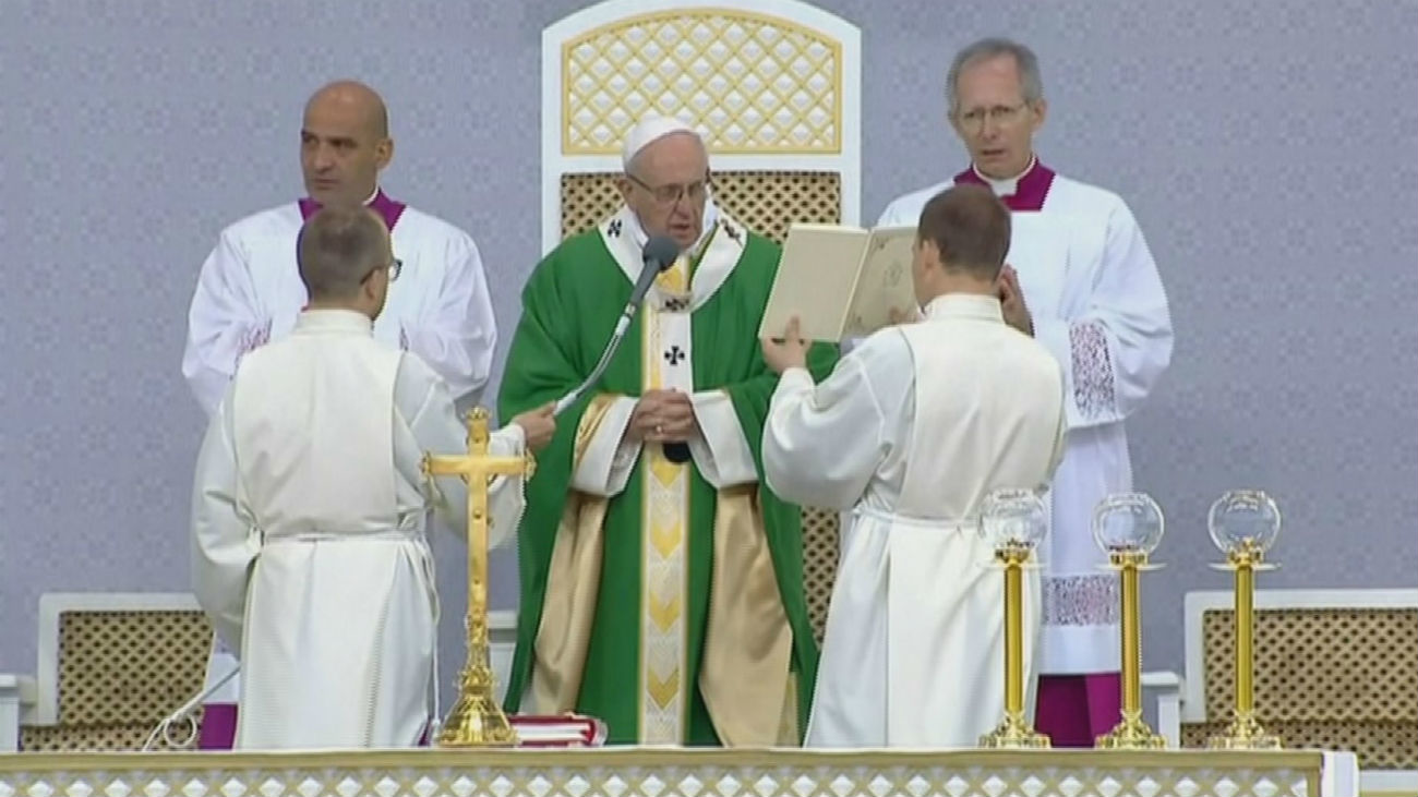 El papa Francisco, frente a los horrores de la KGB y la Gestapo en Lituania