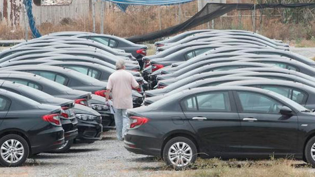 La invasión de VTC en Barajas produce indignación entre los vecinos