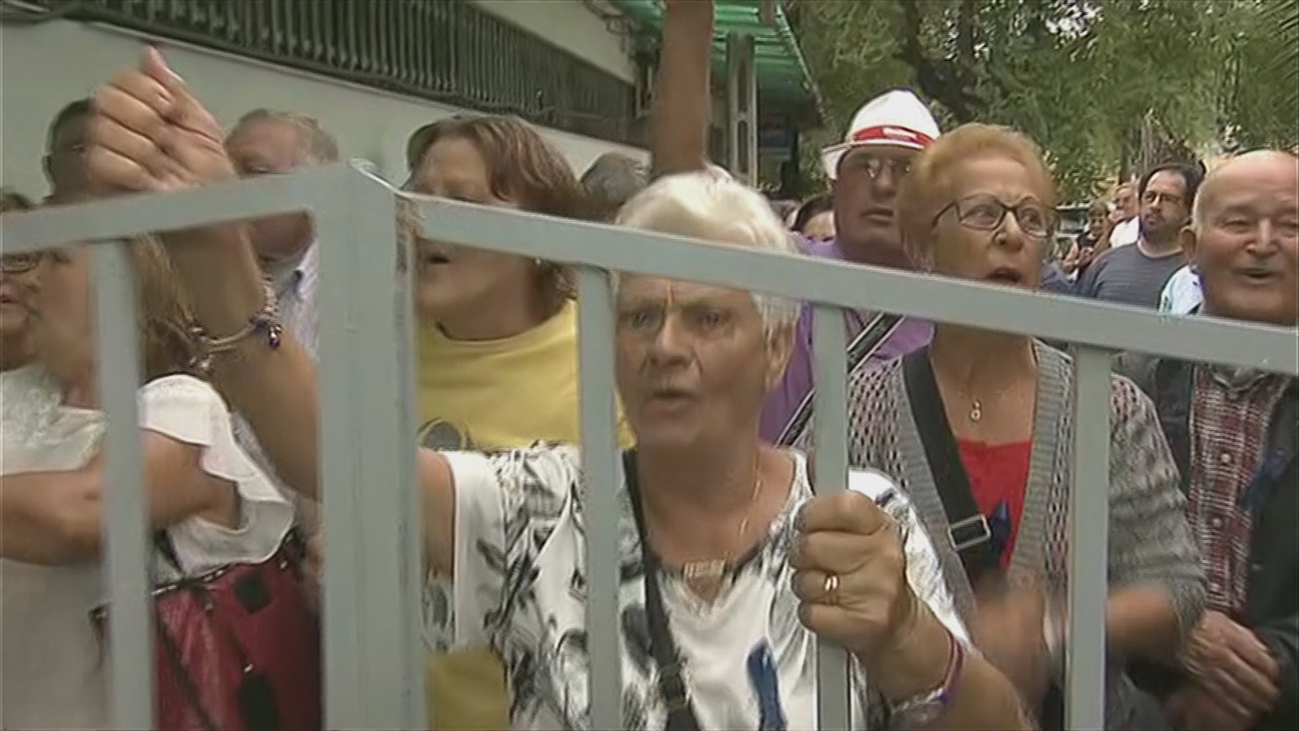 Aplazado el desalojo de un centro de mayores en Hortaleza