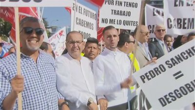 Conductores de Uber y Cabify colapsan la Castellana