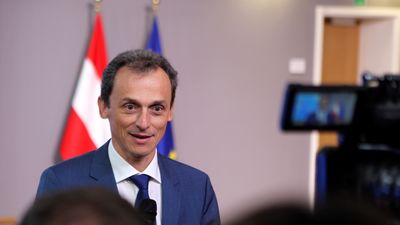 Pedro Duque dice que "subsanará " posibles "errores" y no se plantea dimitir