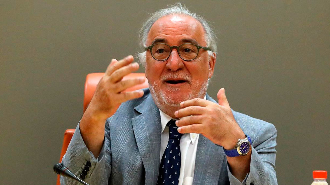 La DGT quiere que se retiren más puntos por usar el móvil