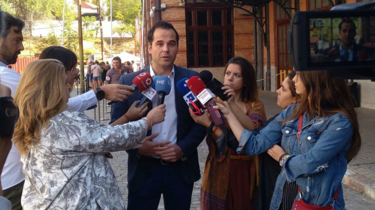 Ciudadanos cree que el Gobierno tiene que valorar el traslado de Franco a la Almudena