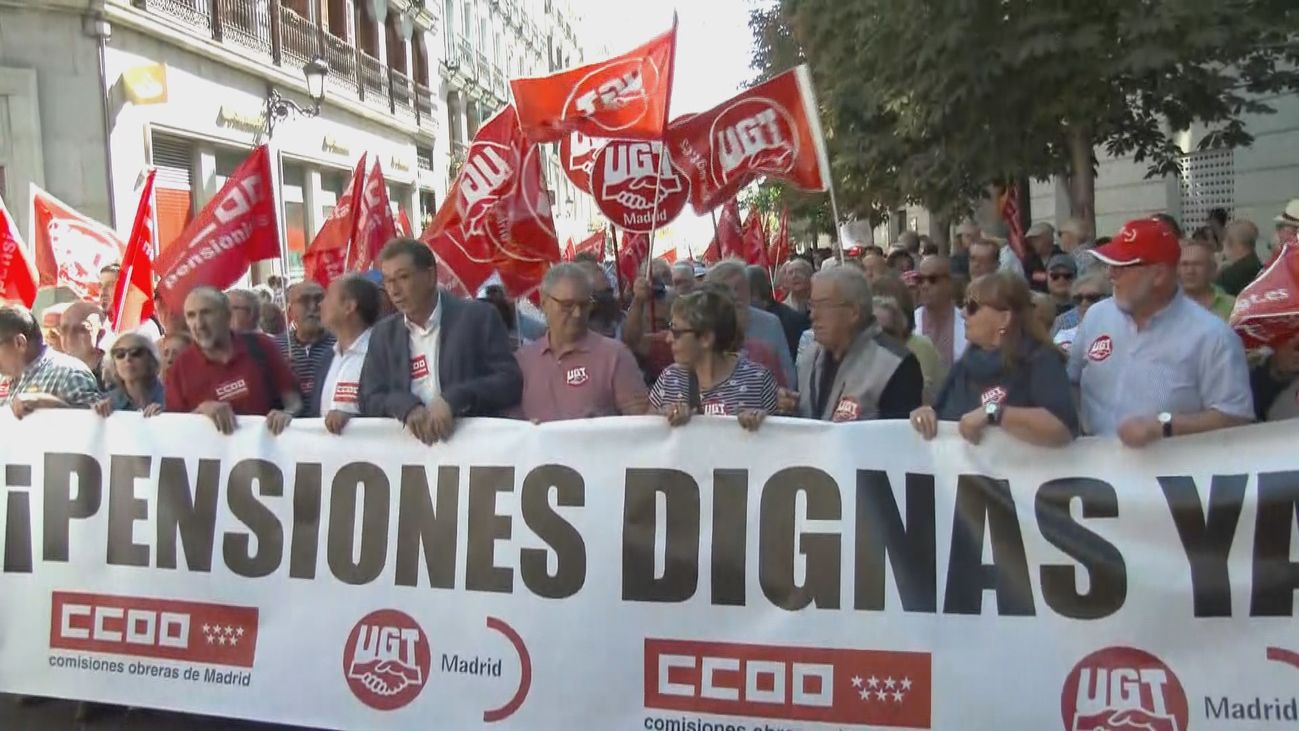 Los pensionistas vuelven  a las calles en protesta por la reforma de las pensiones anunciada por el Gobierno