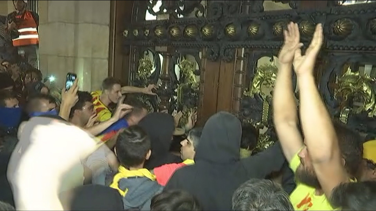 Arrimadas culpa a Torra de los "ataques" al Parlament