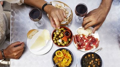 ¿En qué casos puede un autónomo desgravarse la comida fuera de casa?