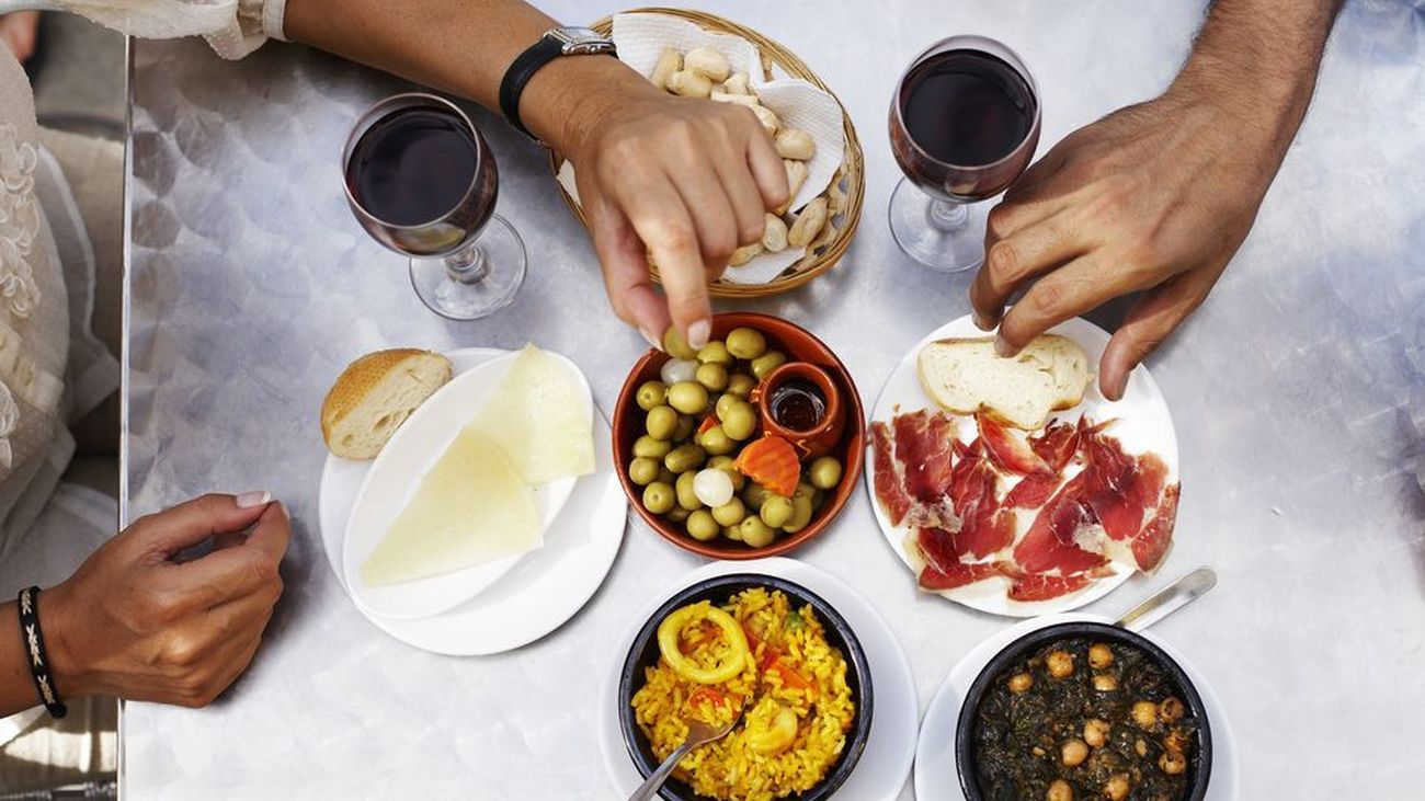 ¿En qué casos puede un autónomo desgravarse la comida fuera de casa?