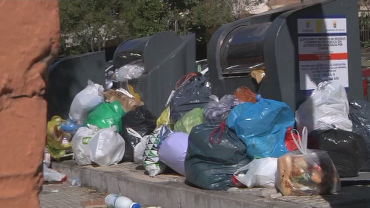 Suciedad y contenedores desbordados en Alcorcón