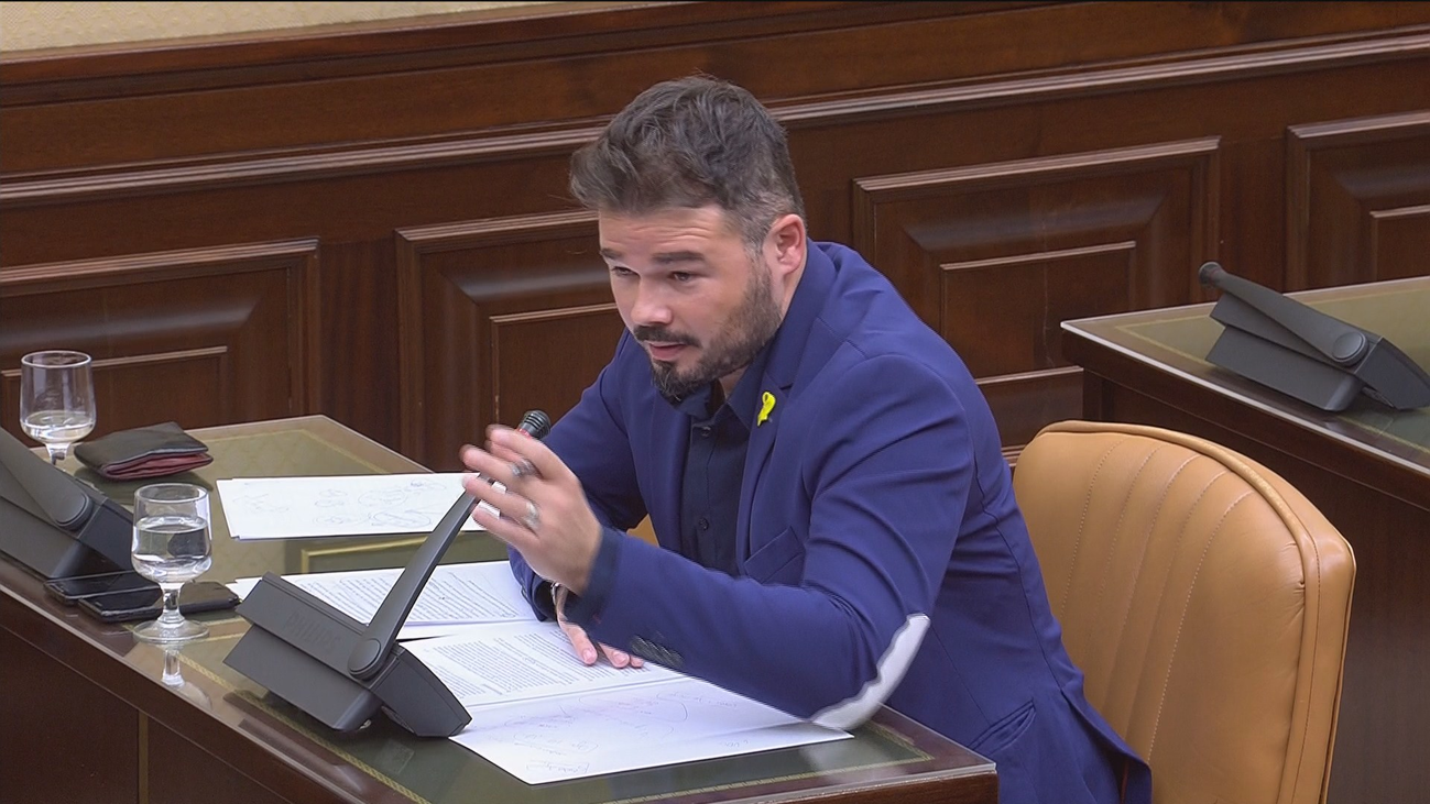 Rufián llama "palmera" de Cascos a una diputada del PP y ella responde tachándole de "imbécil"
