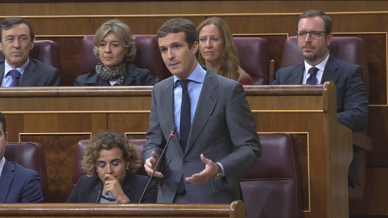 Casado pide a Cs una moción censura contra Torra y reta a Sánchez a apoyarla