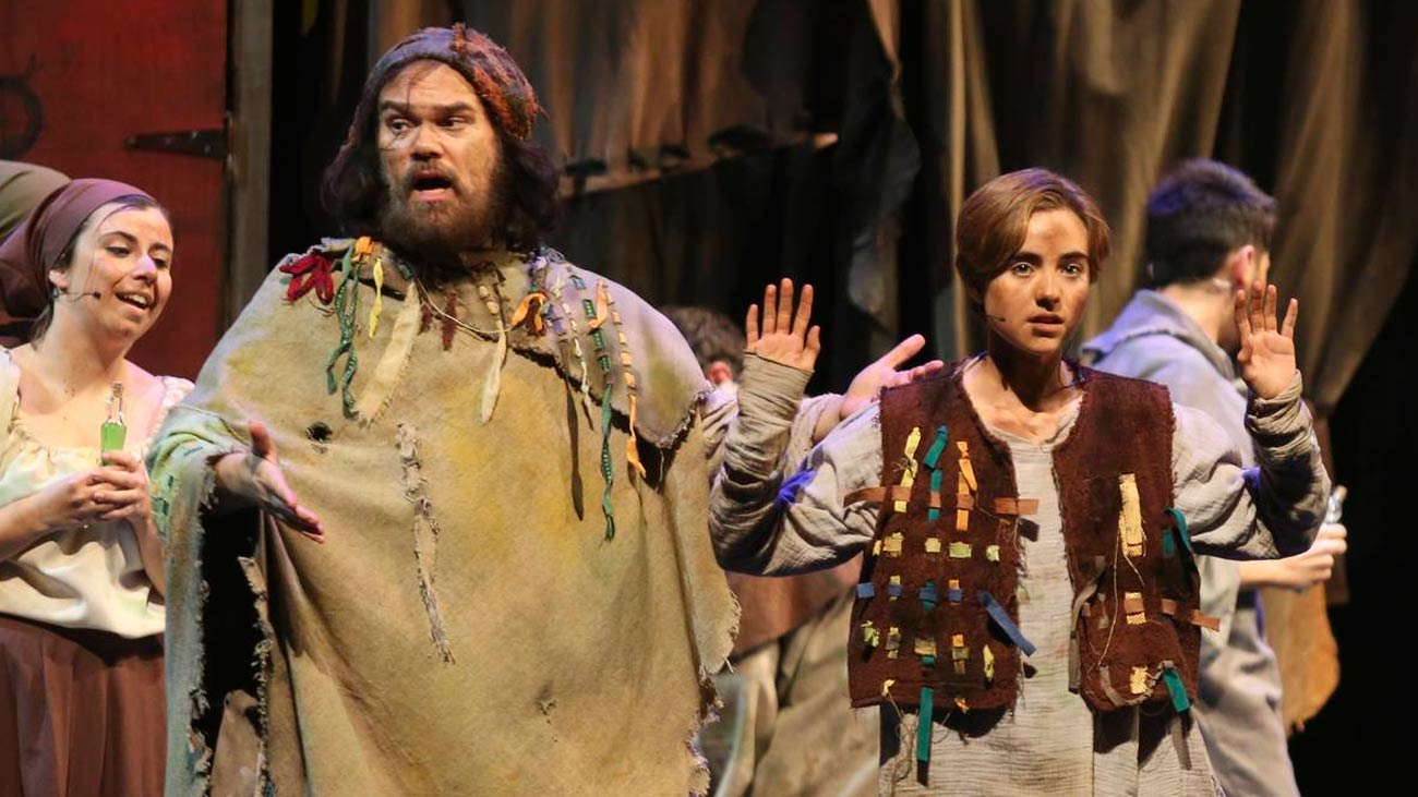 "El Médico", el best seller que sale a escena en el Teatro Nuevo Apolo