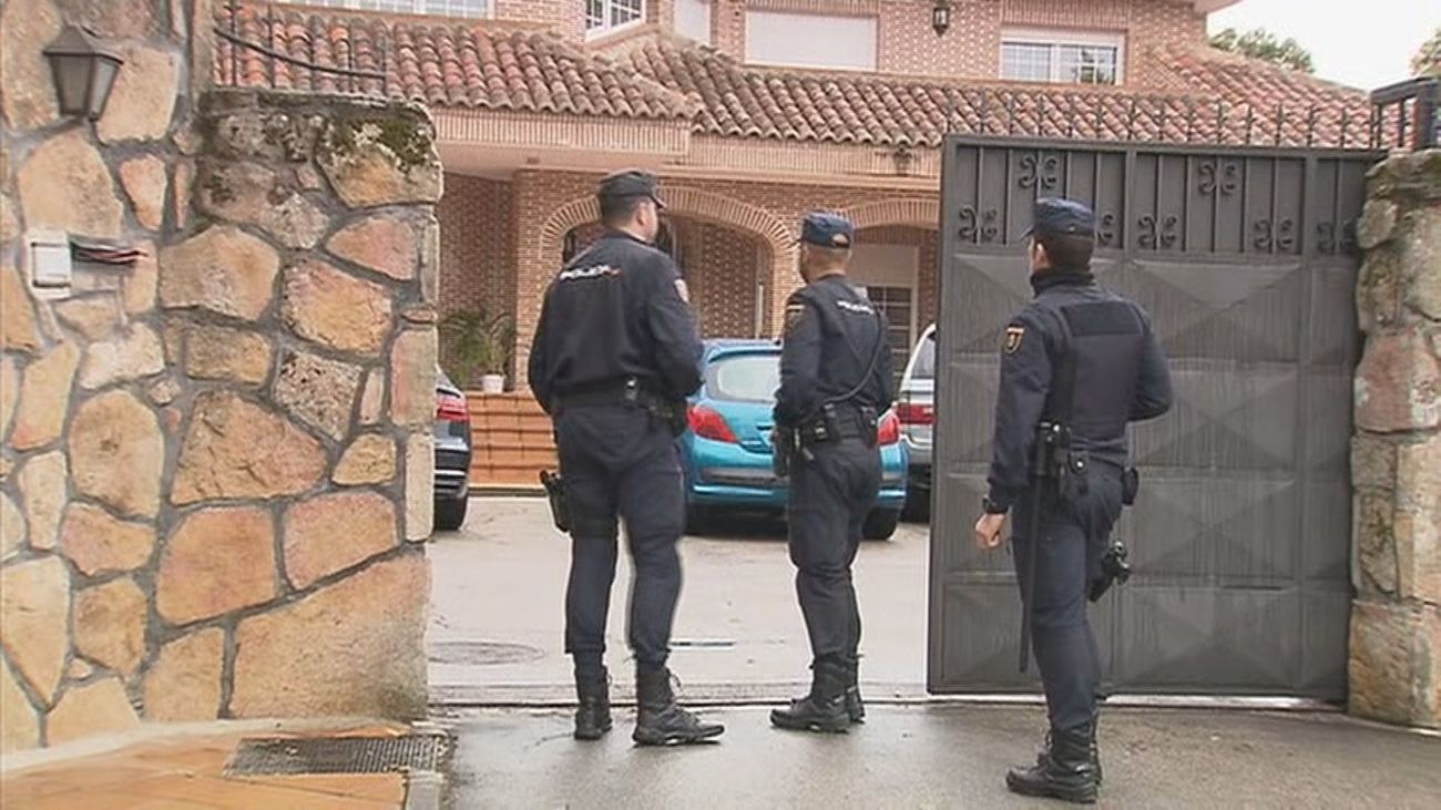 El juez envía a prisión por estafa al exdirectivo de iDental Luis Sans y otras tres personas  por estafa