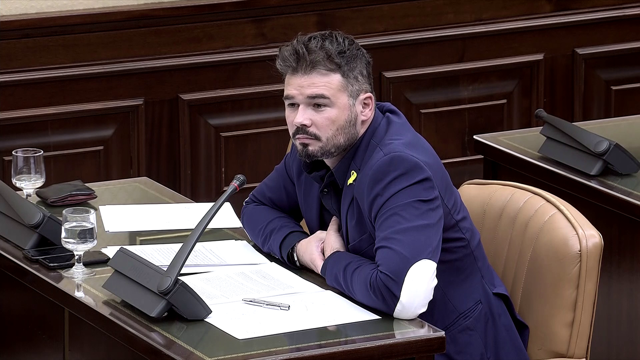 "Palmera", "pollo" o "imbécil": la bronca entre Rufián y Beatriz Escudero a detalle