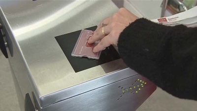 El Gobierno plantea que fichar en las empresas sea obligatorio