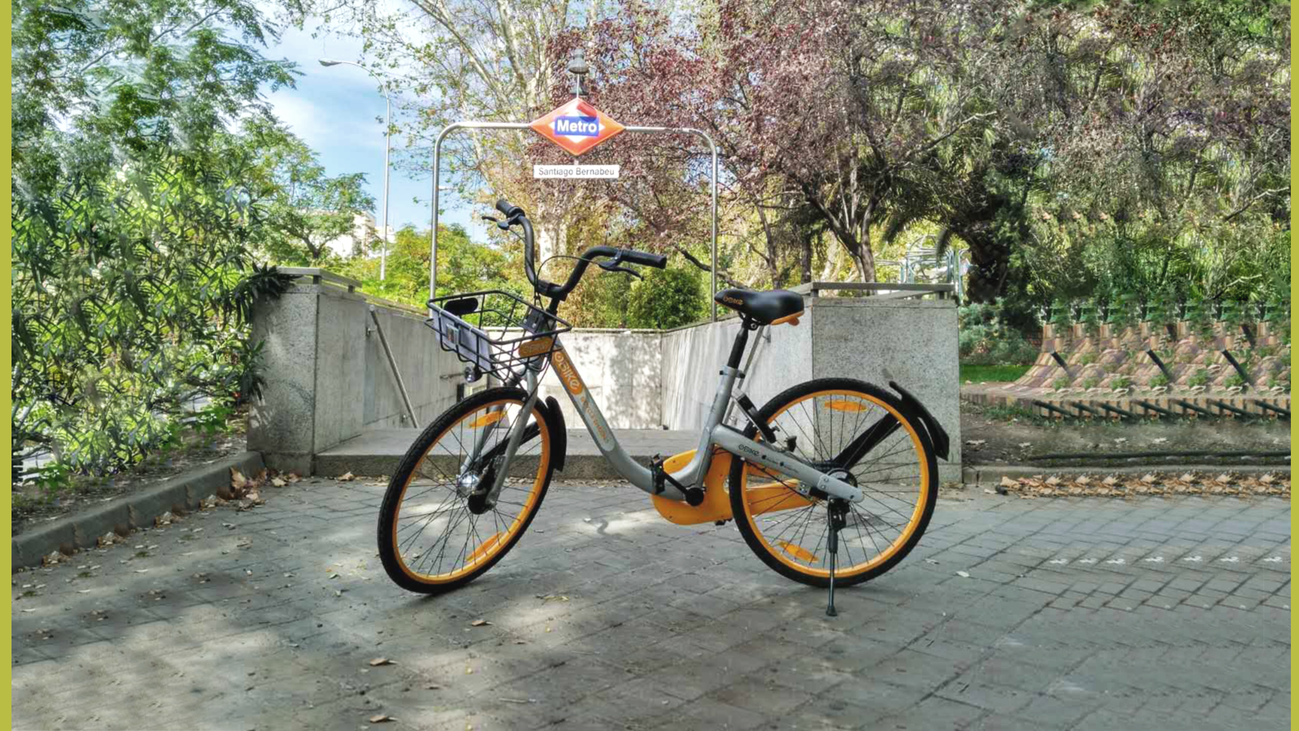 Las empresas de alquiler de bicicletas y los peatones contra la 'invasión' de los patinetes