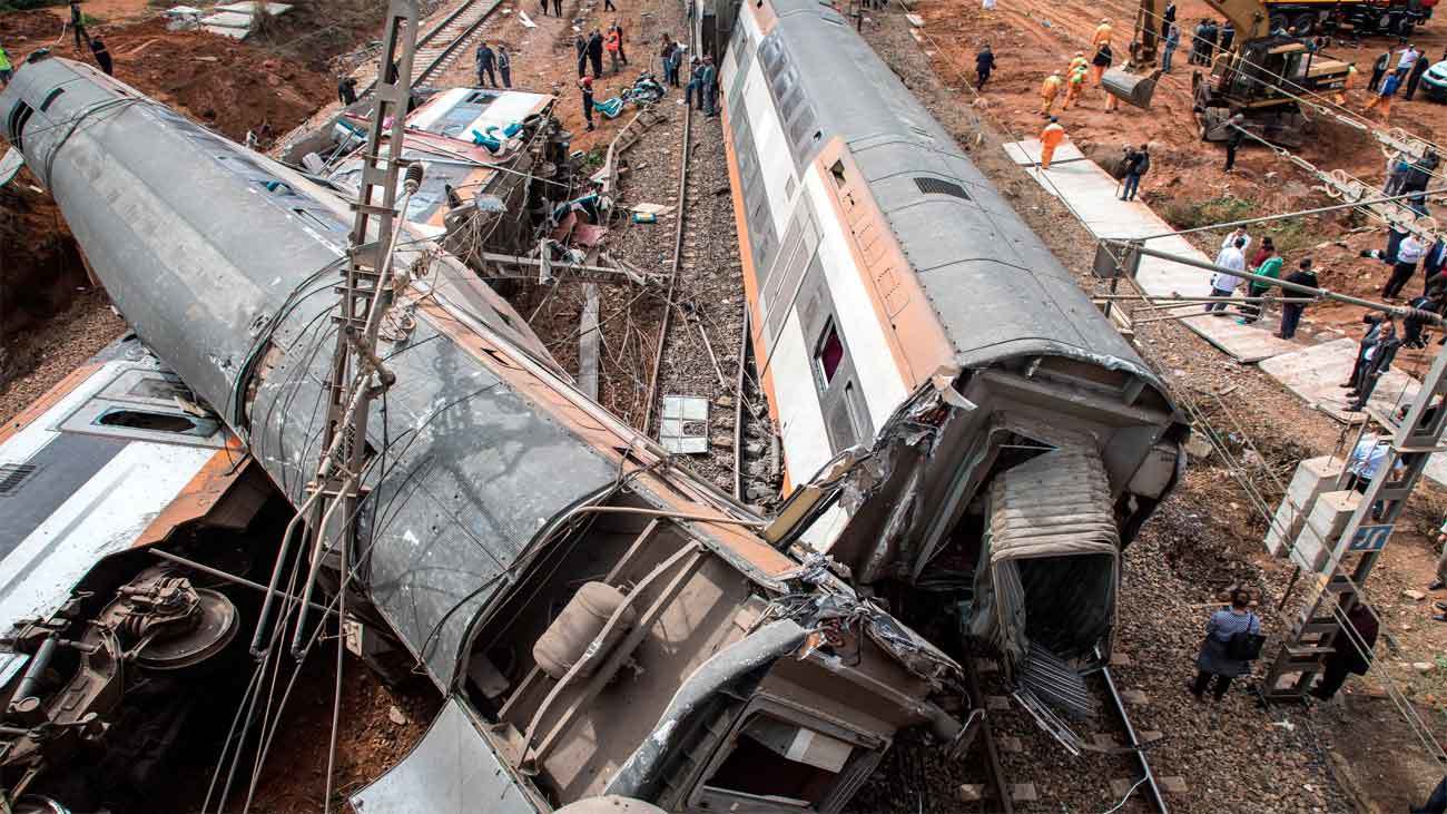Al menos 7 muertos y 86 heridos al descarrilar un tren de pasajeros en Marruecos