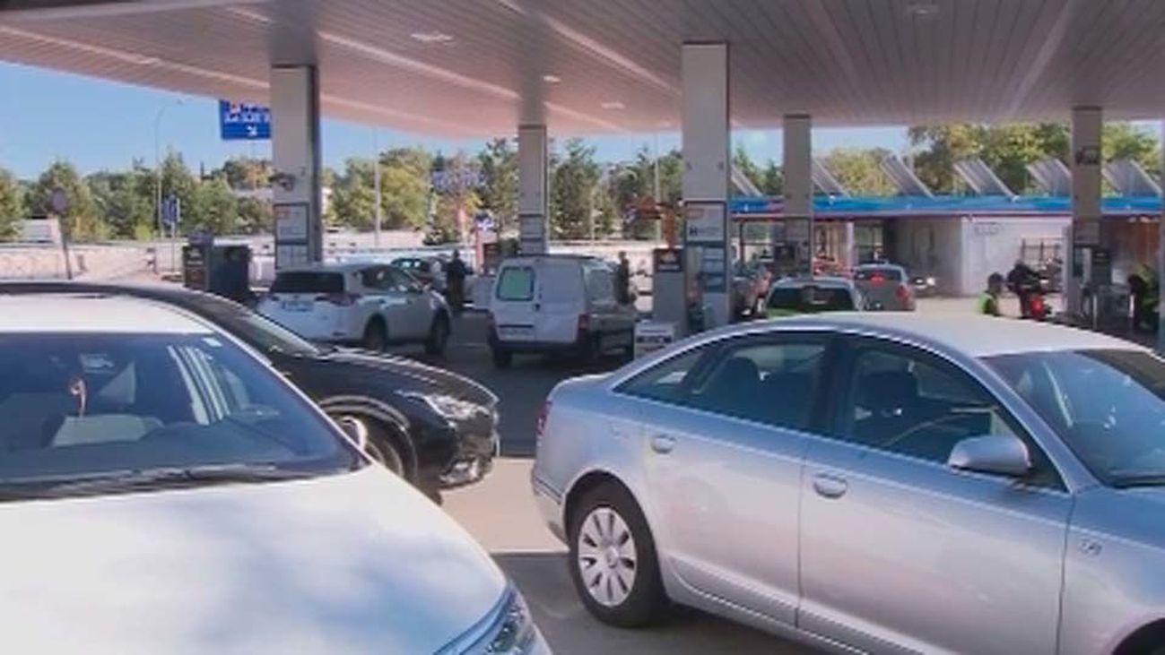 Llenar un depósito de diésel se encarecerá 2,15 euros tras la subida del Gobierno