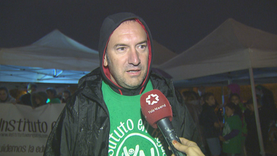 Vecinos del barrio de Rejas acampan para reclamar el nuevo Instituto