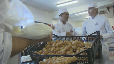 Los madrileños consumirán más de dos toneladas de buñuelos y huesos de santo