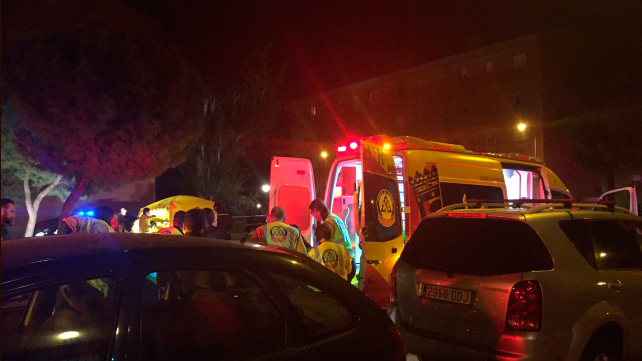 Un doble apuñalamiento en un parque de Moratalaz deja dos heridos graves y uno leve