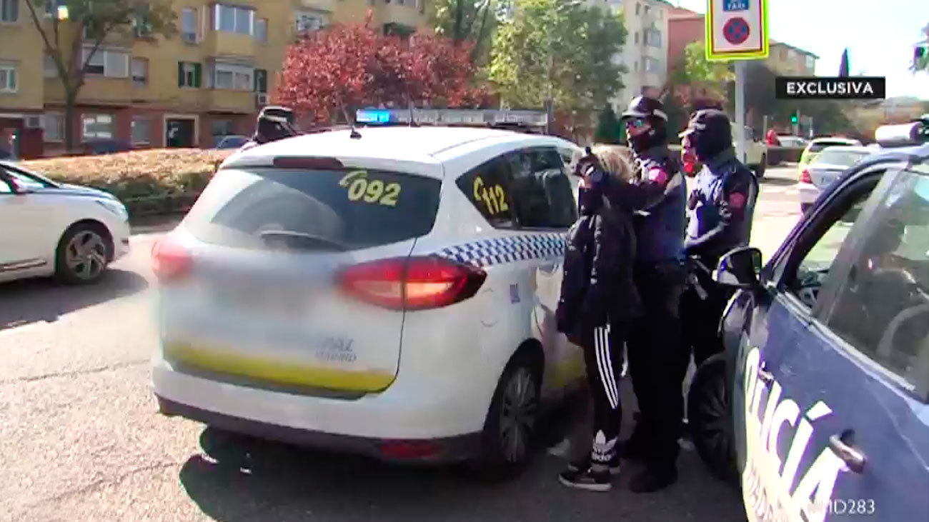 Una redada antidroga en Hortaleza se salda con tres policías heridos y seis detenidos