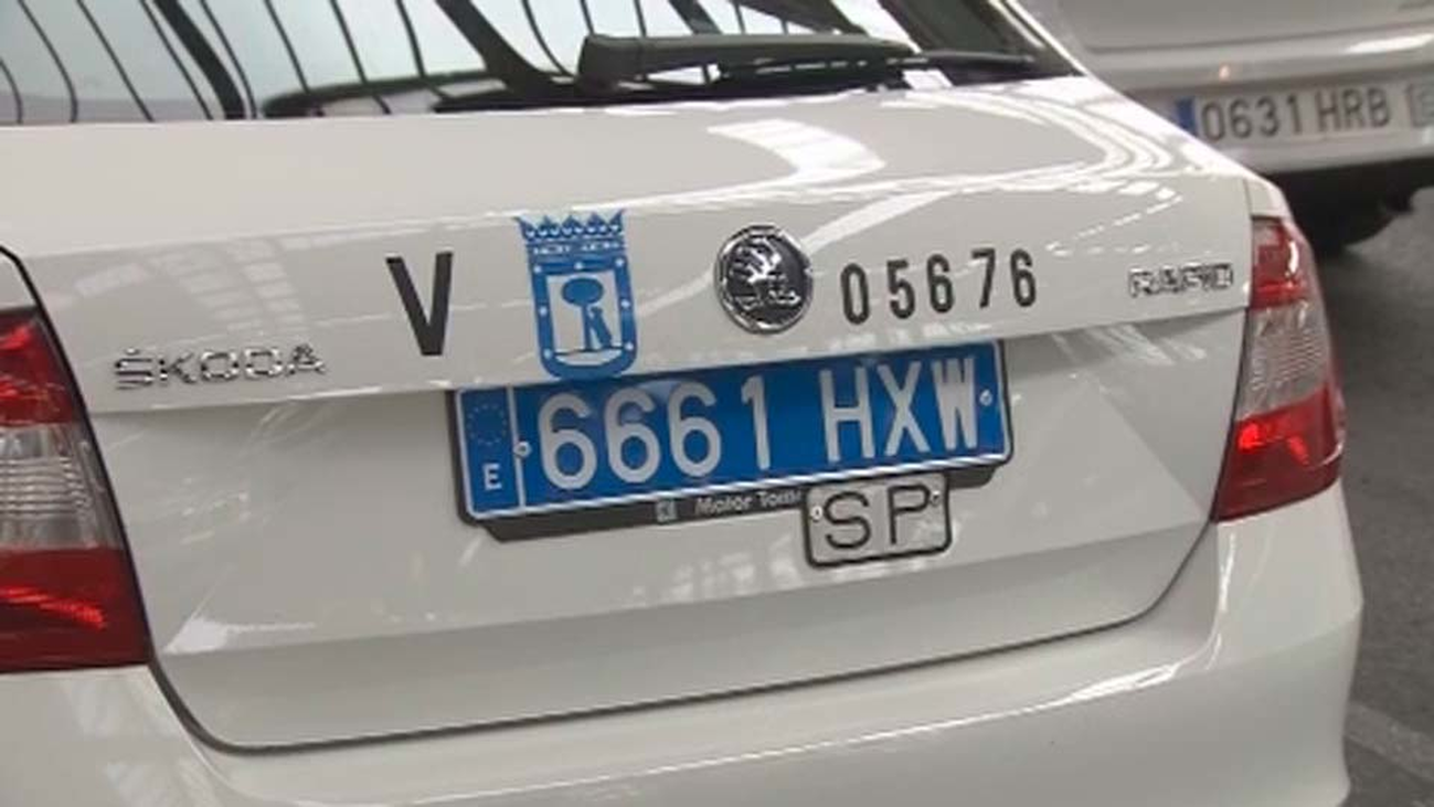 Los taxis y los vehículos VTC ya llevan la matrícula azul