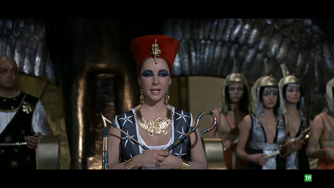 Elizabeth Taylor es 'Cleopatra'