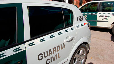 Hallan el cadáver de un joven de 22 años en el patio de su casa en Las Rozas