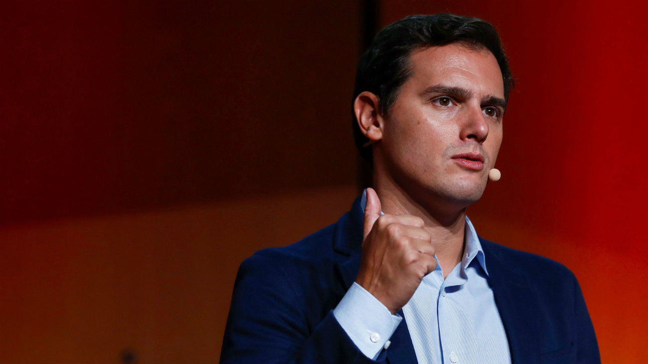 Rivera, contra Sánchez por hacer de "abogado" de soberanistas tras el "golpe"