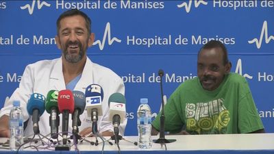 Cavadas reconstruye el rostro y la mano de un keniano atacado por una hiena