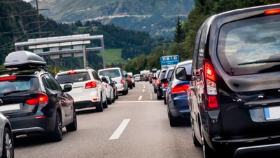 Dificultades en entradas y salidas en la Operación Salida de Todos los Santos