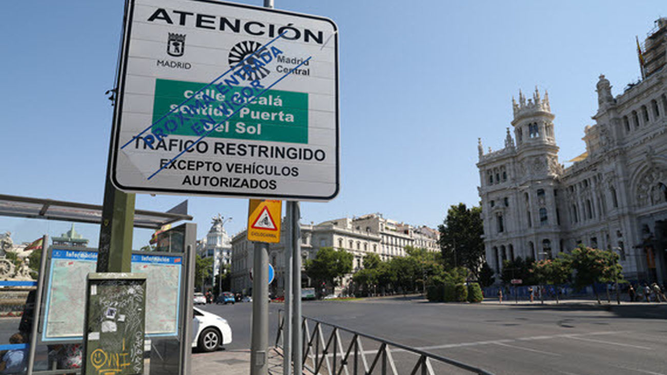 Una de las señales instaladas para la entrada en vigor de Madrid Central