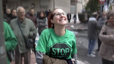 Paralizado el desahucio de Patricia y su hijo menor en Parla