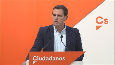 Rivera carga contra Sánchez por "condenar" la democracia y no la violencia