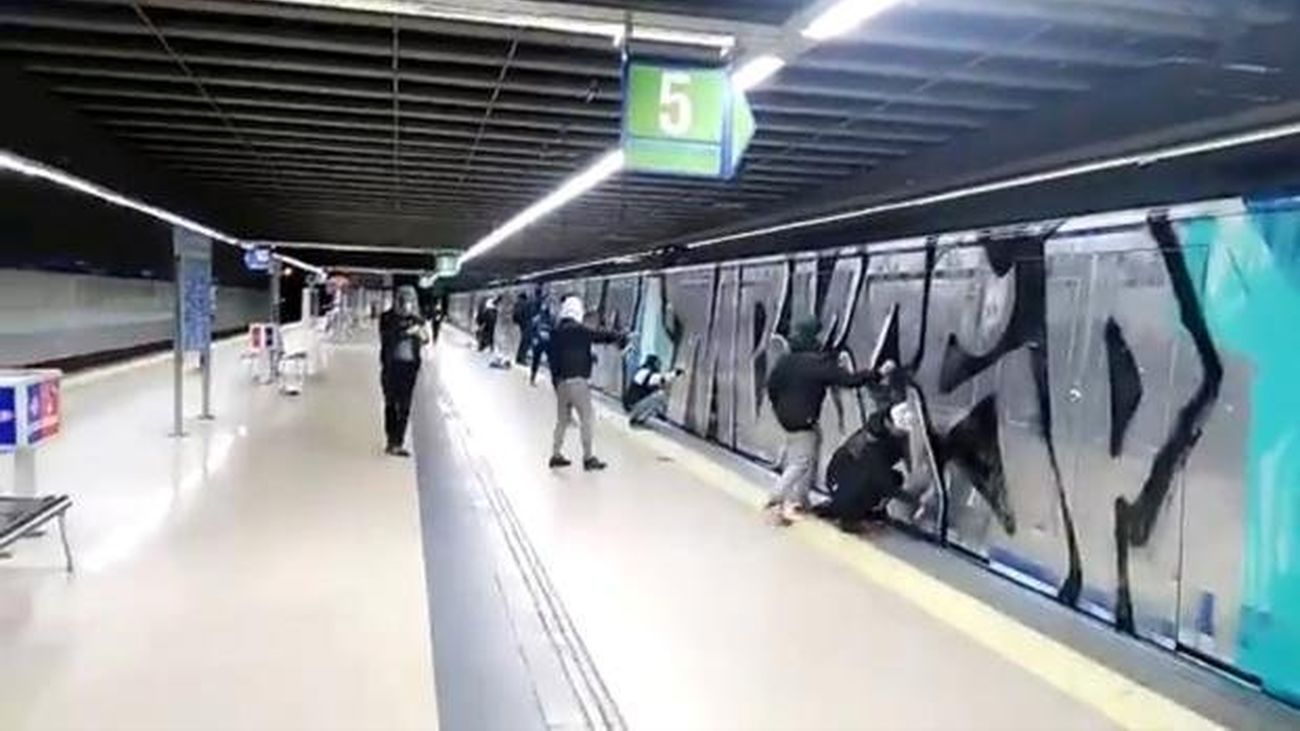 Graffiteros en el Metro