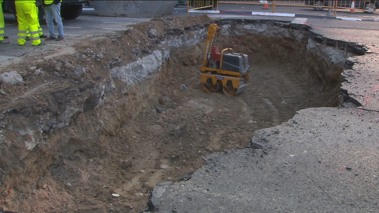 El suelo se hunde en la Elipa