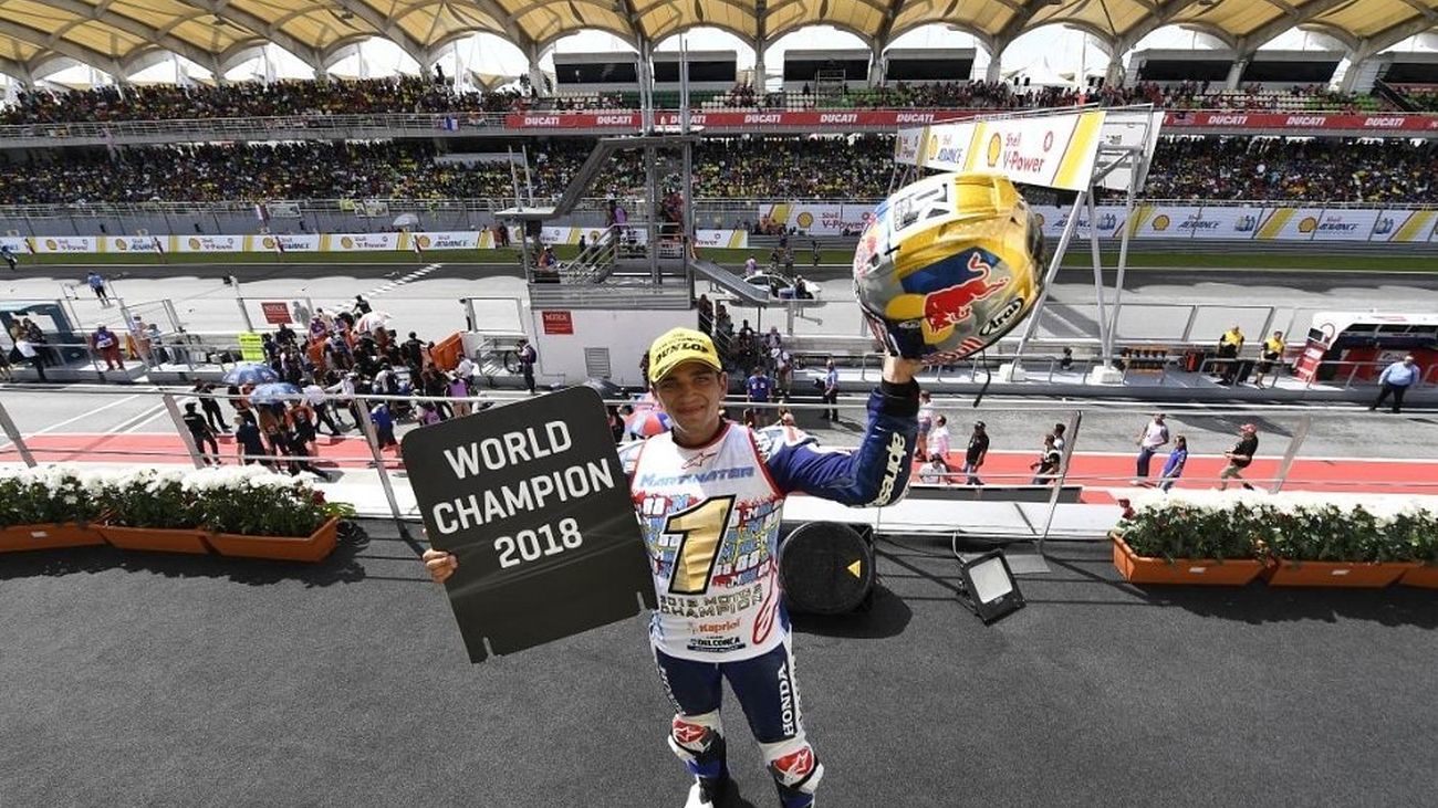 Jorge Martín con el título de campeón del mundo