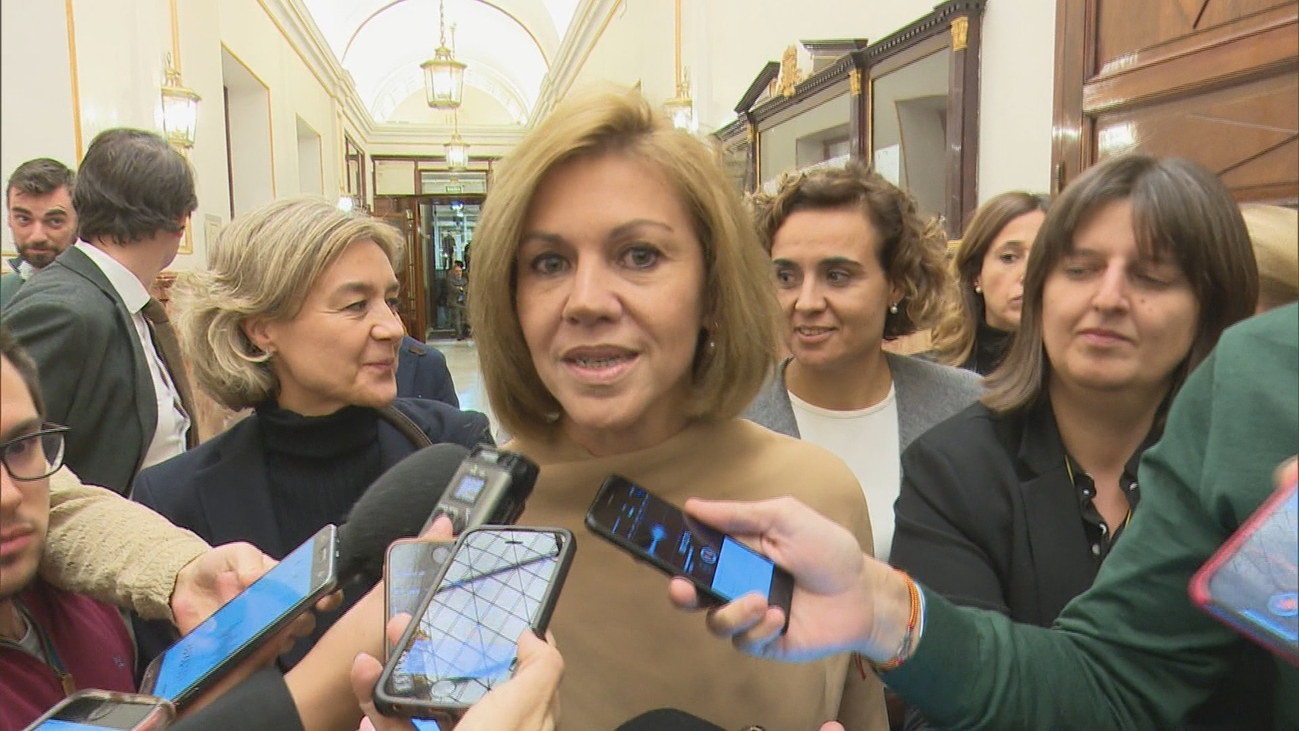 Cospedal deja el escaño y pide que el PP defienda a los suyos  "injustamente atacados"