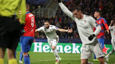 Goles de Benzema y Bale al Viktoria Plzen