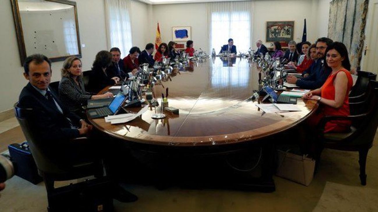 Gobierno aprueba hoy un decreto sobre hipotecas y trámites para exhumar a Franco