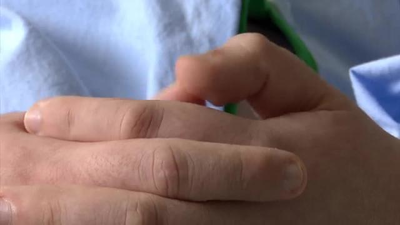 La rara enfermedad que padece Óscar, un niño de 12 años